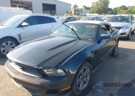 2010 Ford Mustang V6/V6 Premium z USA, uszkodzony, nr VIN 1ZVBP8EN3A5174136
